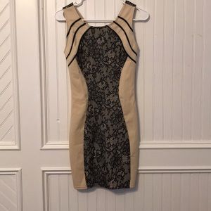 Beautiful lace detailed dress 💓